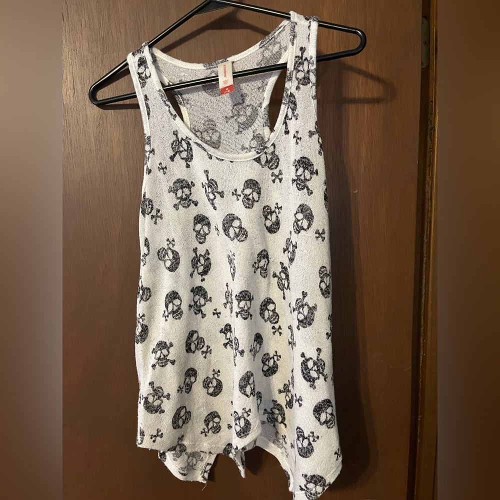 No Boundaries tank